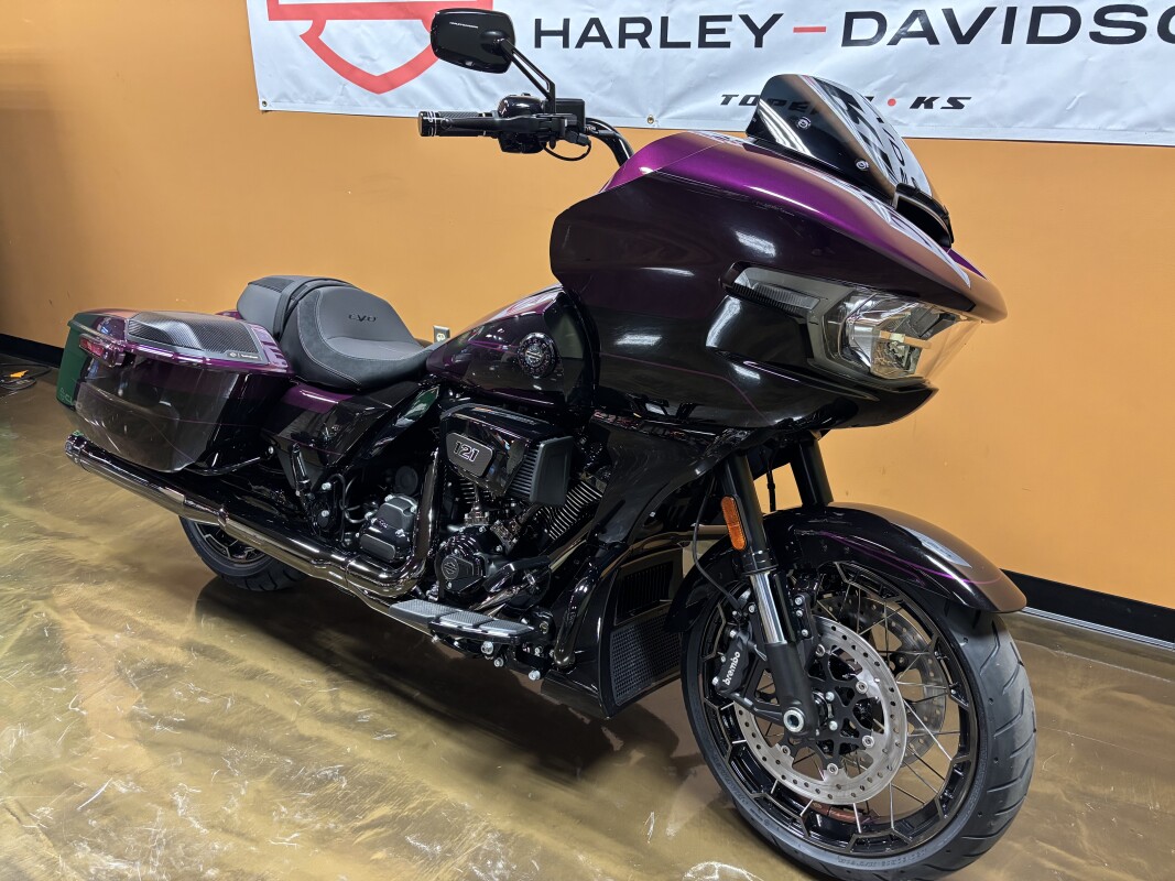 FLTRXSE 2025 CVO Road Glide - Photo 2
