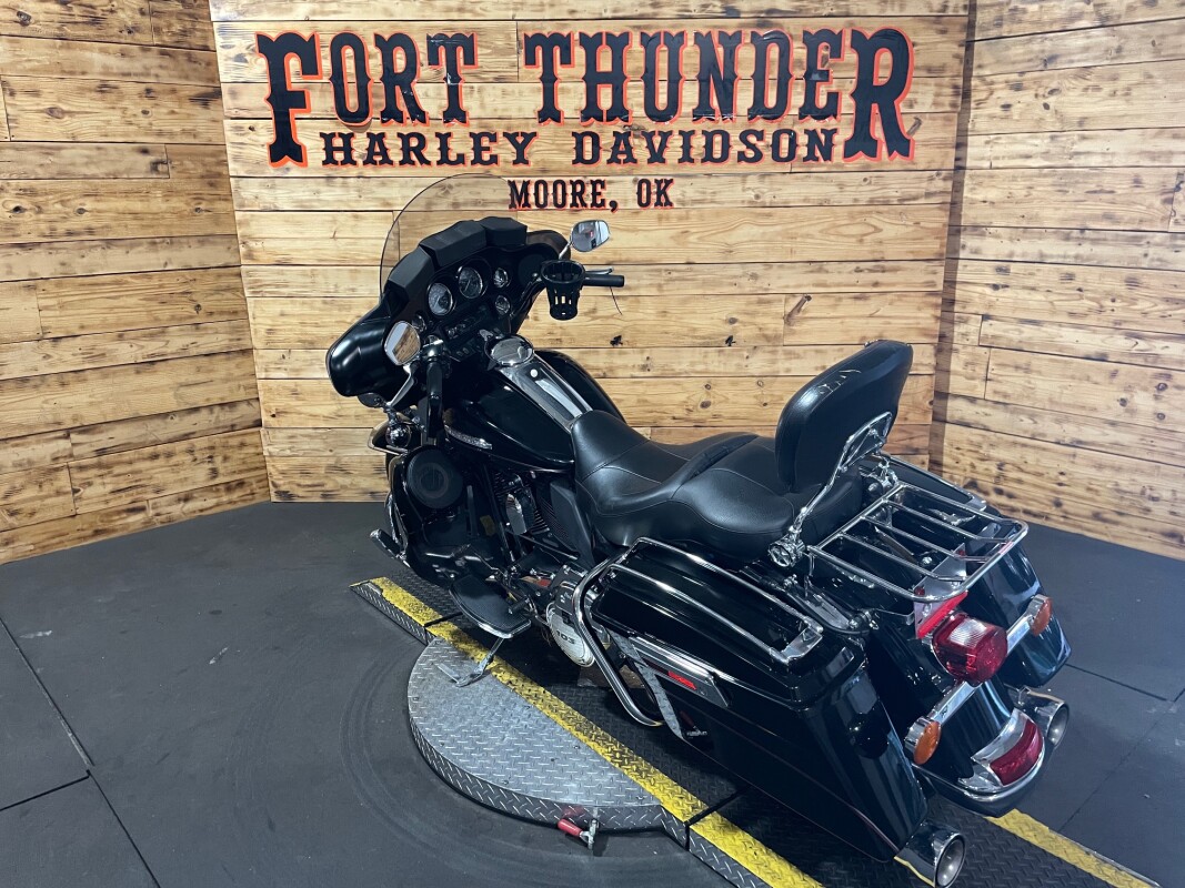 Harley-Davidson Electra Glide Ultra Limited 2013 FLHTK Vivid Black - Photo 10