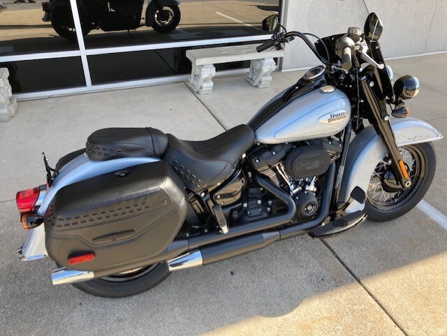 2024 Harley-Davidson Heritage Classic FLHCS Atlas Silver Metallic - Black Finish - Photo 3