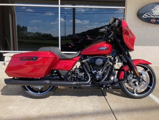 2025 Harley-Davidson Street Glide FLHX Brilliant Red - Black Finish - Photo 2