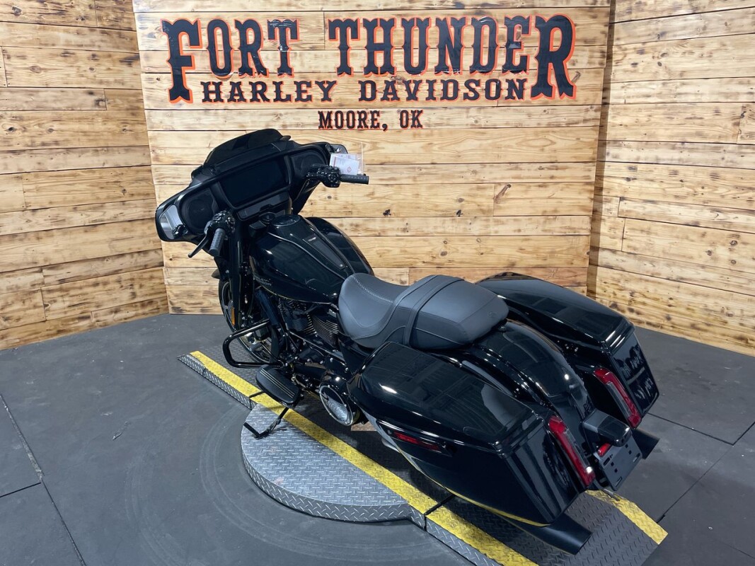 Harley-Davidson Street Glide 2025 FLHX - Photo 10