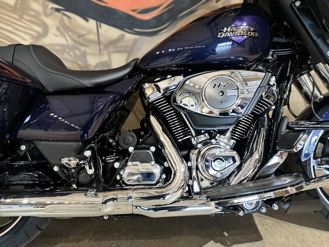 FLHX 2025 Street Glide - Photo 5