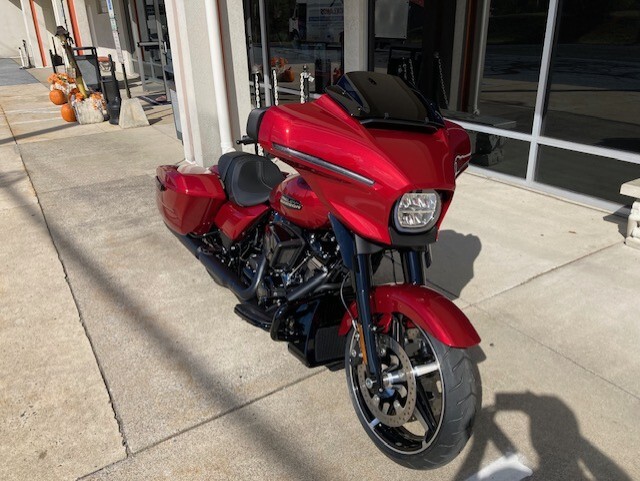2025 Harley-Davidson Street Glide FLHX Brilliant Red - Black Finish - Photo 4