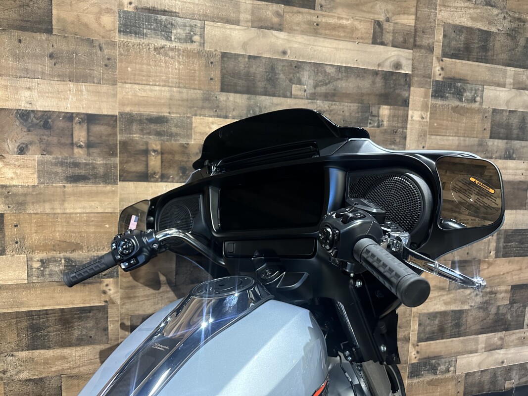 2025 Harley-Davidson Street Glide Atlas Silver Metallic FLHX - Photo 6