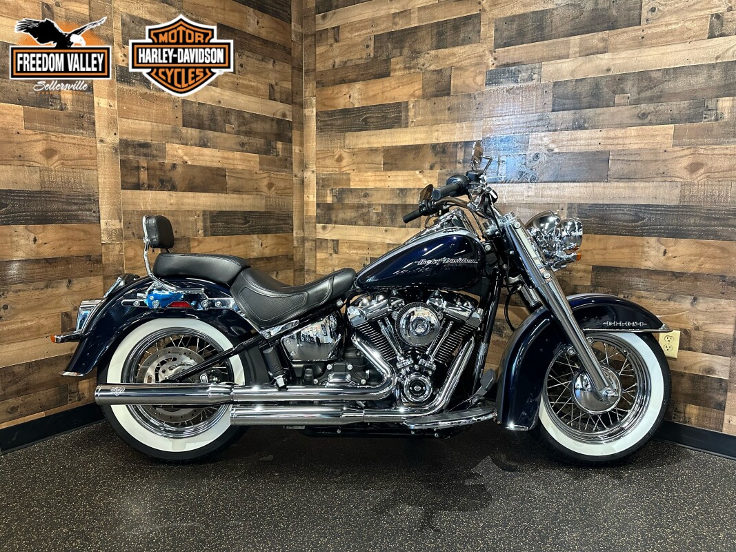 2019 Harley-Davidson Deluxe Midnight Blue/Barracuda Silver FLDE