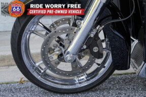 FLTRX 2019 Road Glide® thumb 2