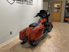2025 Harley-Davidson® Street Glide® Brilliant Red FLHX thumb 1