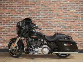 FLHX 2025 Street Glide® thumb 3