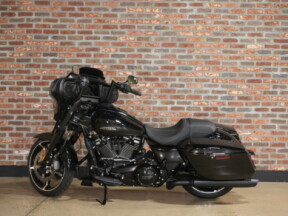 FLHX 2025 Street Glide® thumb 3