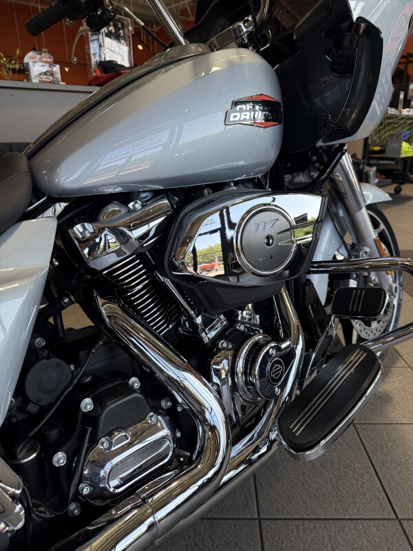 FLTRX 2025 Road Glide - Photo 7