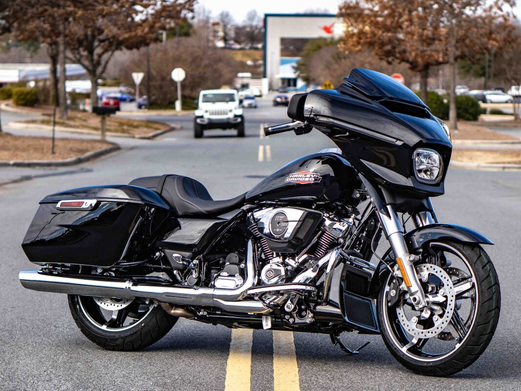 FLHX 2025 Street Glide - Photo 3