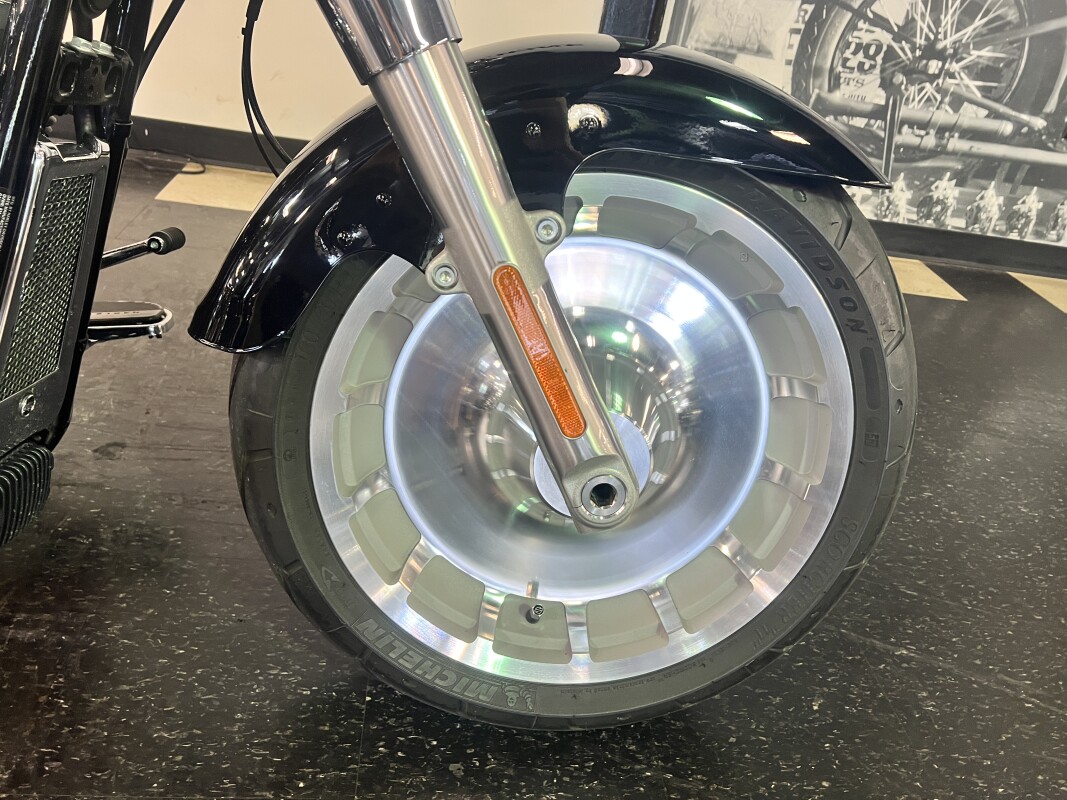 2021 Harley-Davidson Fat Boy 114 Vivid Black FLFBS - Photo 3