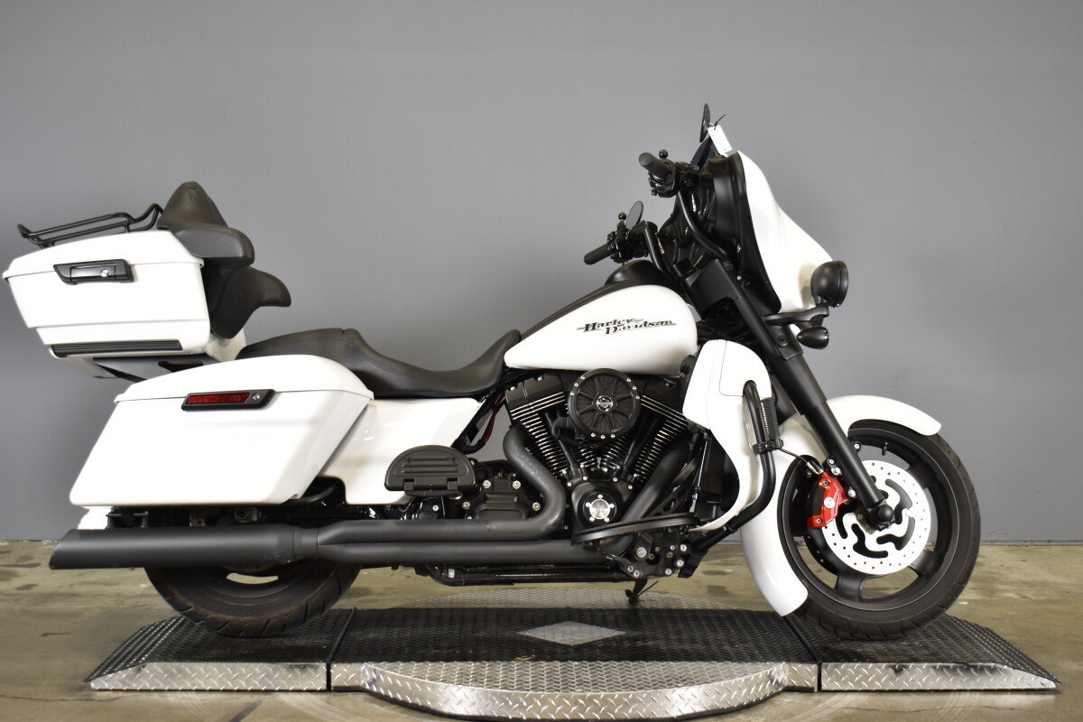 2016 Harley-Davidson Street Glide Special FLHXS