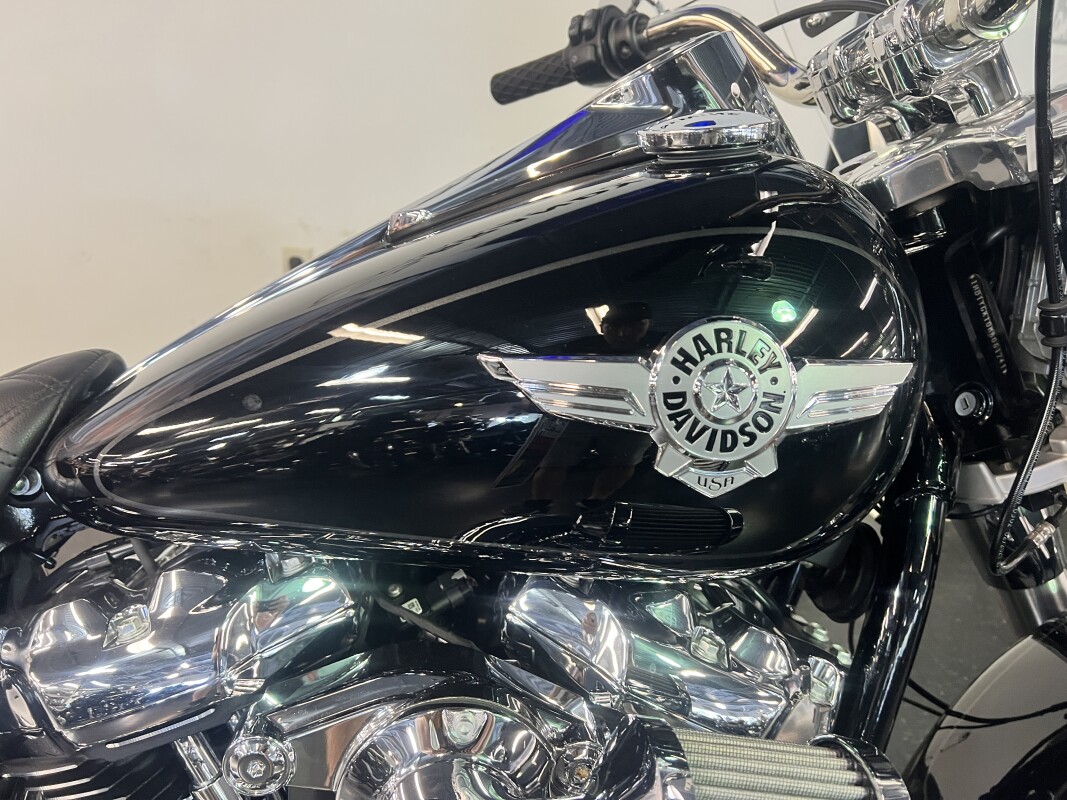 2021 Harley-Davidson Fat Boy 114 Vivid Black FLFBS - Photo 2
