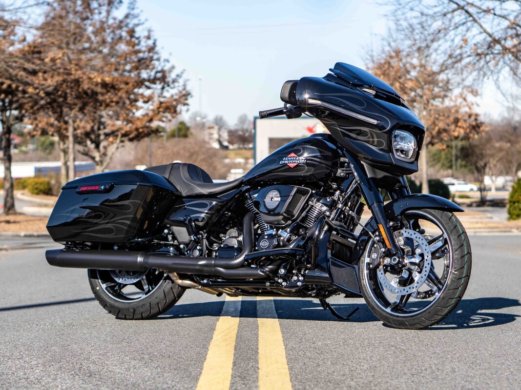FLHX 2025 Street Glide - Photo 2