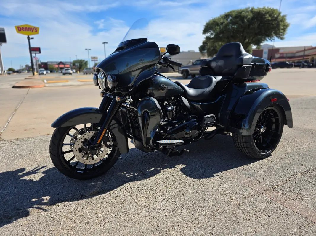 2025 Harley-Davidson Tri Glide Ultra - Photo 4