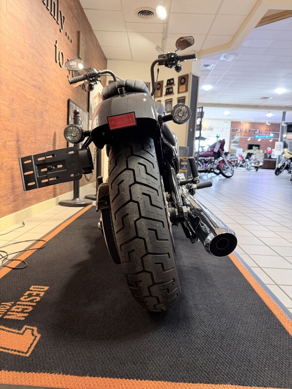 2025 H-D FXBB Softail Street Bob 117ci - Photo 6