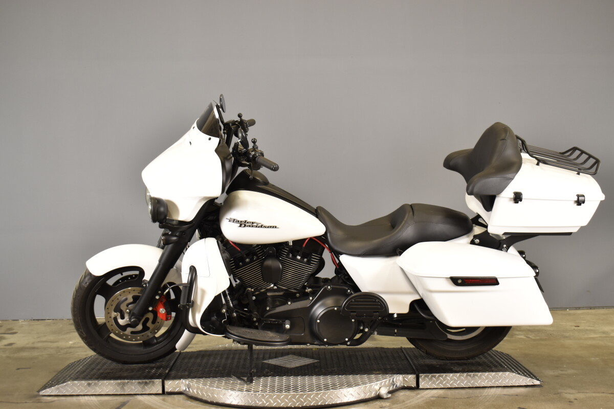2016 Harley-Davidson Street Glide Special FLHXS - Photo 5