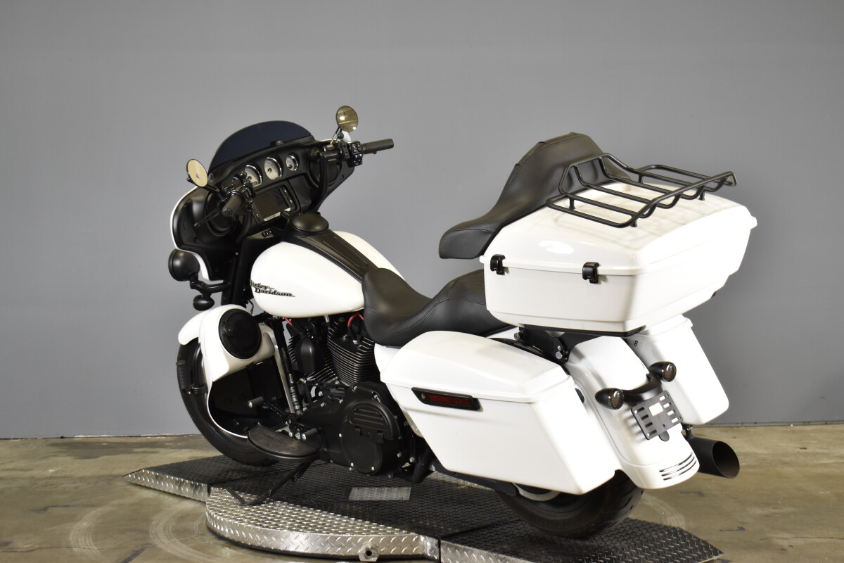 2016 Harley-Davidson Street Glide Special FLHXS - Photo 6