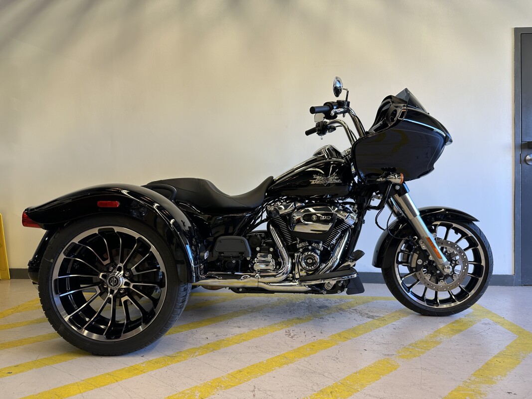 2024 Harley-Davidson® Freewheeler® Vivid Black | Freedom Harley