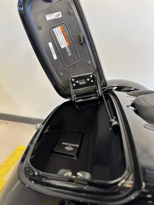 2025 Harley-Davidson Road Glide 3 Vivid Black - Photo 7