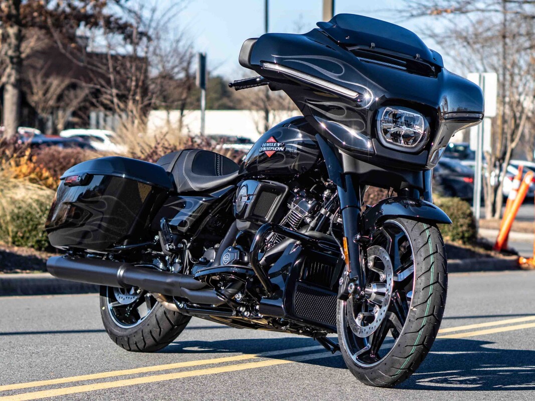 FLHX 2025 Street Glide - Photo 6