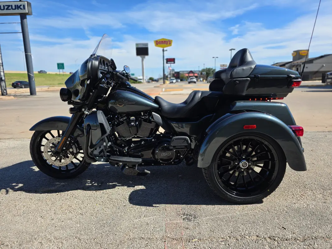 2025 Harley-Davidson Tri Glide Ultra - Photo 5