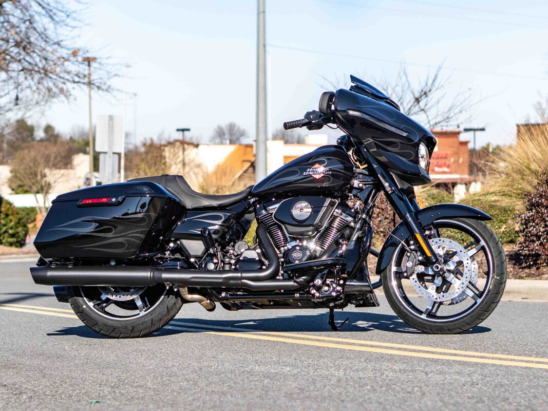FLHX 2025 Street Glide - Photo 4