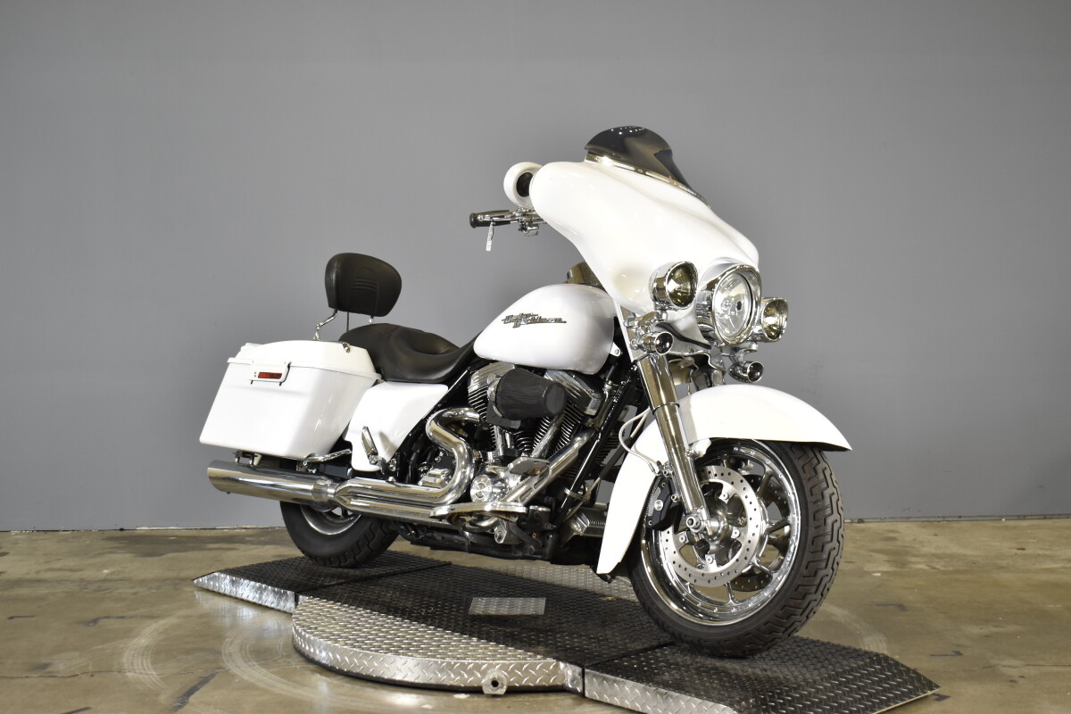 2008 Harley-Davidson Street Glide FLHX - Photo 2