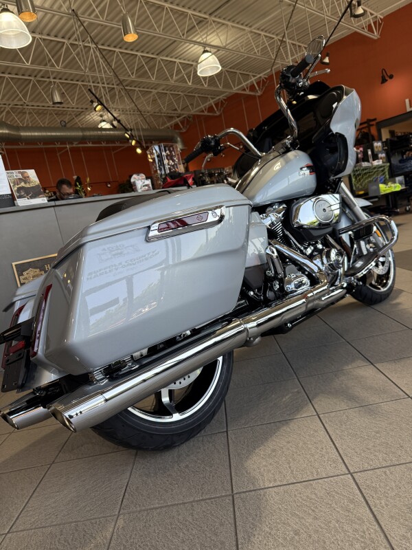 FLTRX 2025 Road Glide - Photo 8
