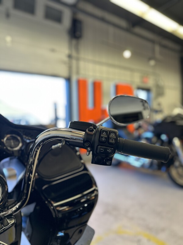 2025 Harley-Davidson Road Glide 3 Vivid Black - Photo 10