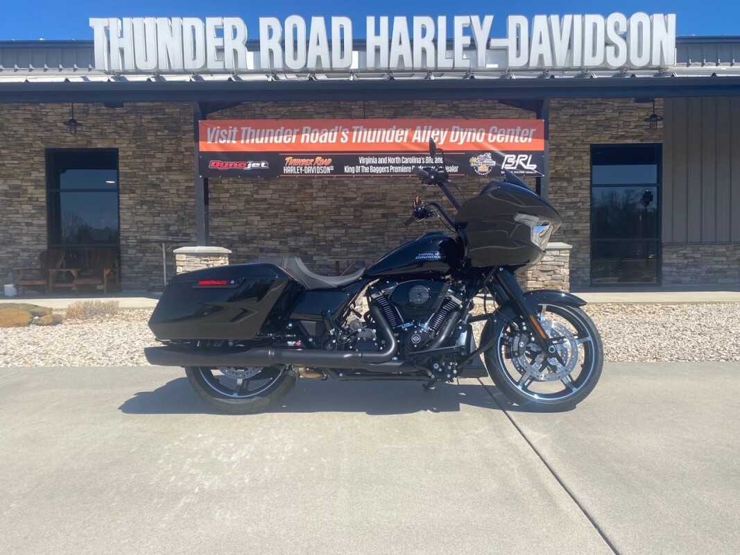 2025 Harley-Davidson Road Glide Vivid Black - Black Finish - Photo 5