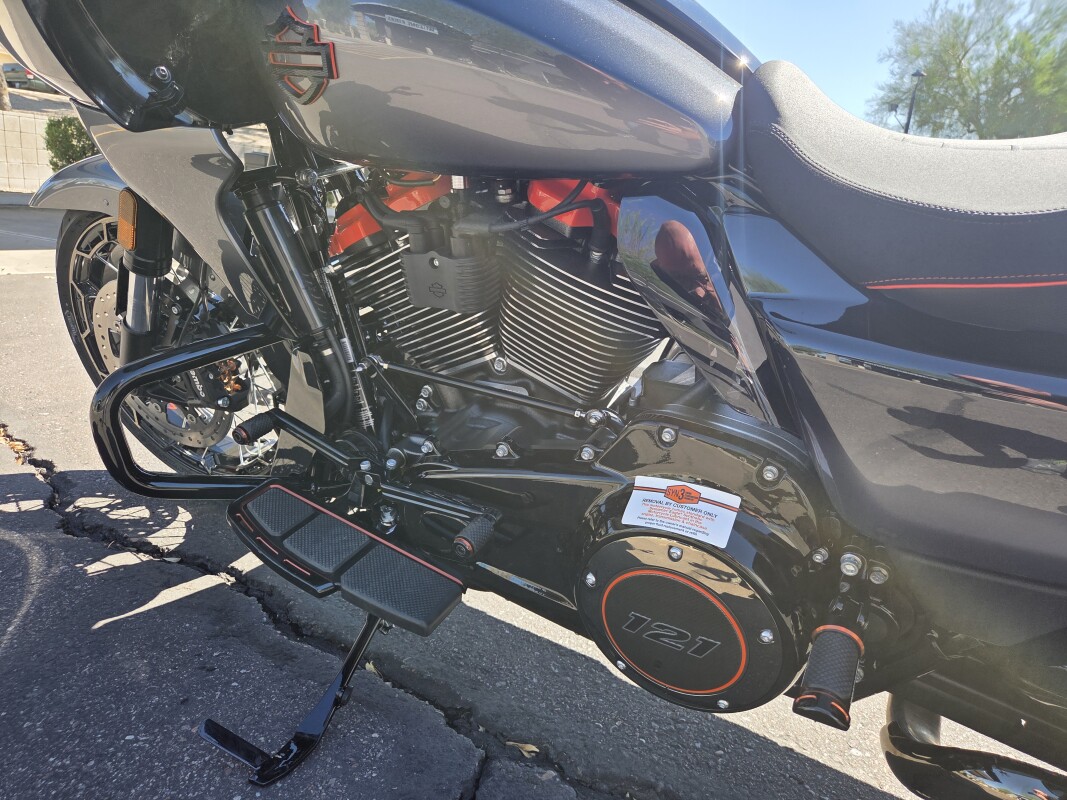 FLTRXSE 2025 CVO Road Glide - Photo 5