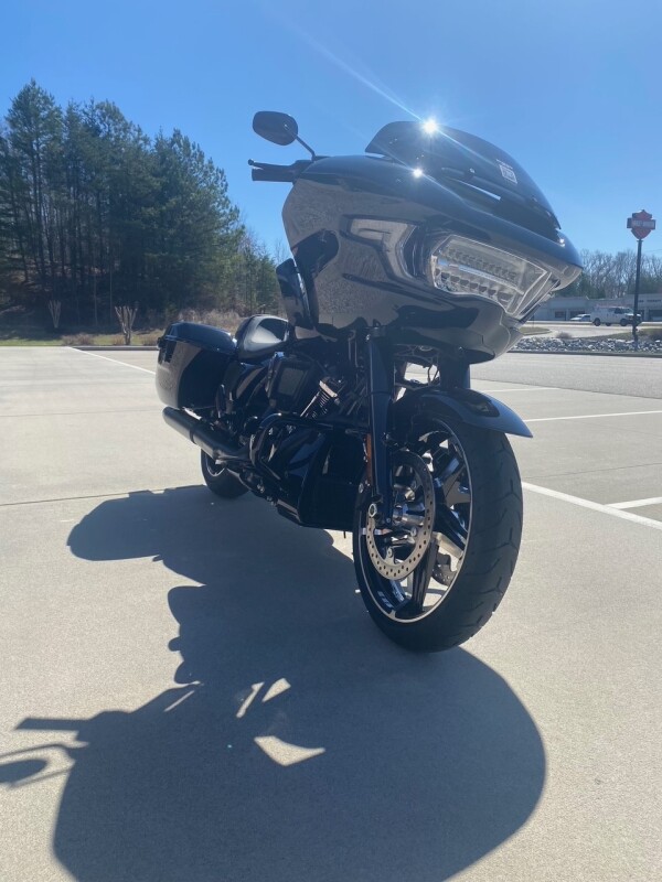 2025 Harley-Davidson Road Glide Vivid Black - Black Finish - Photo 4