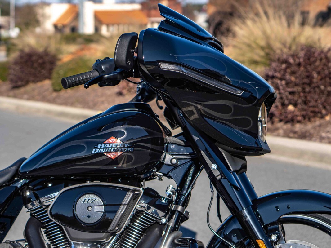 FLHX 2025 Street Glide - Photo 10