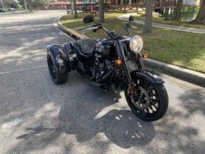 2025 Harley-Davidson® Freewheeler™ thumb 3