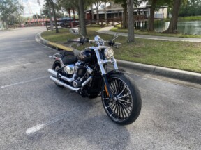 2025 Harley-Davidson® Breakout™ thumb 1