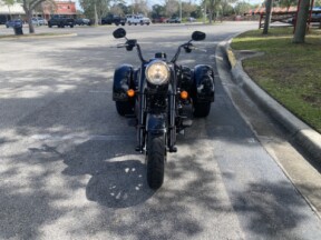 2025 Harley-Davidson® Freewheeler™ thumb 2