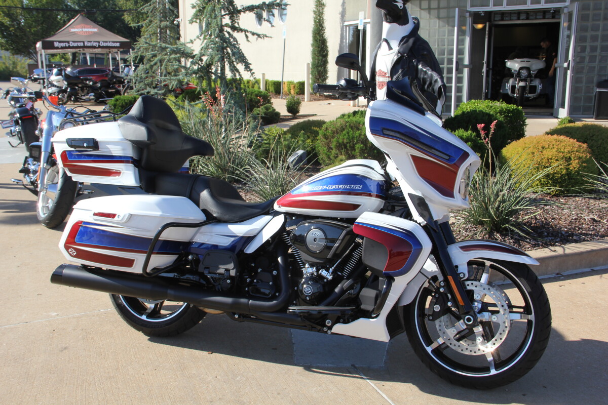 2025 Harley-Davidson Street Glide Ultra Custom Color - Photo 4