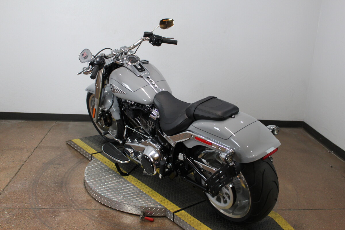 Harley-Davidson Fat Boy 2025 FLFB 84649308 BILLIARD GRAY W/ PINSTRIPE - Photo 10