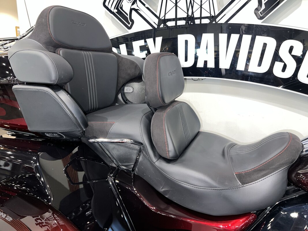 2022 Harley-Davidson CVO Tri Glide FLHTCUTGSE - Photo 6