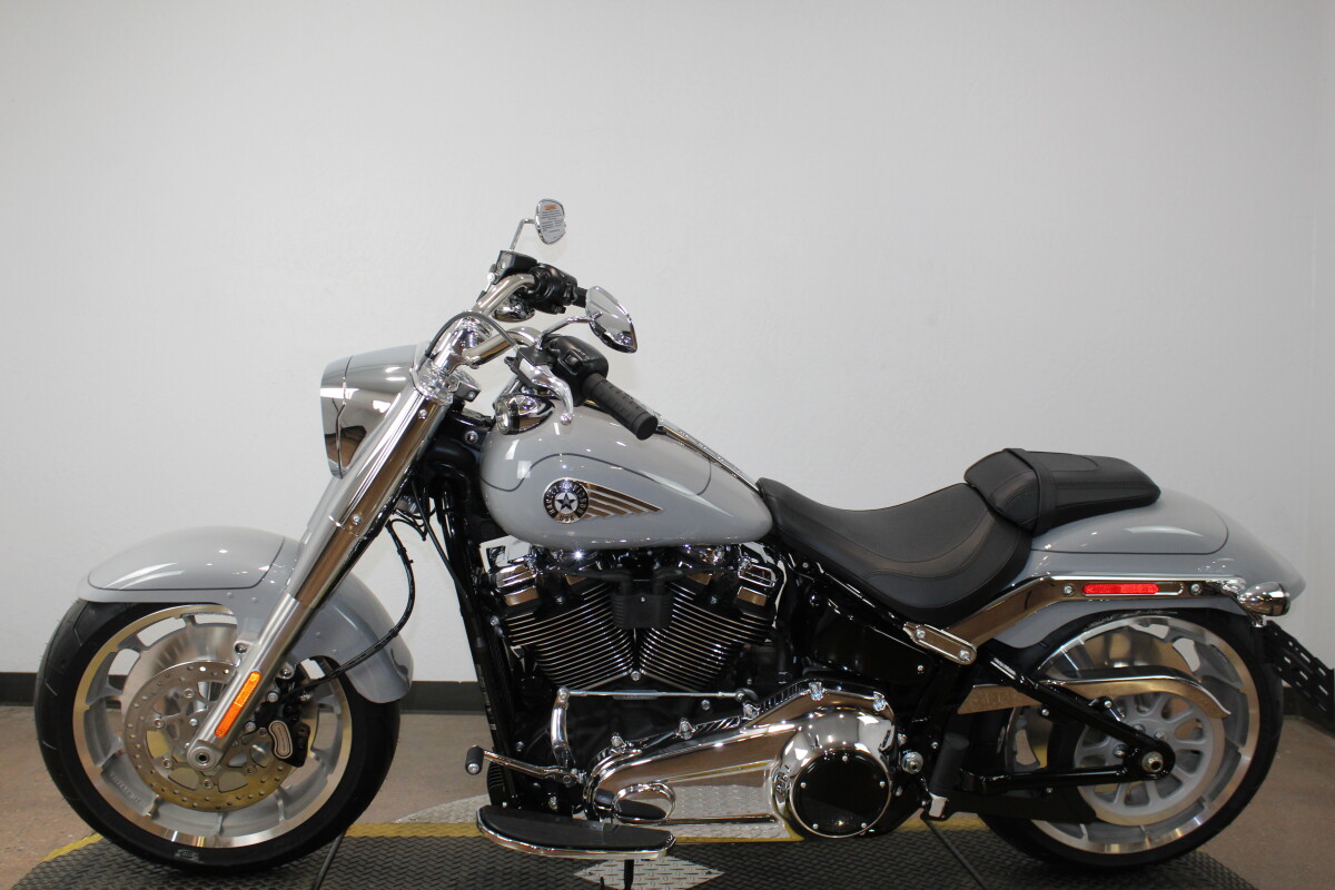 Harley-Davidson Fat Boy 2025 FLFB 84649308 BILLIARD GRAY W/ PINSTRIPE - Photo 8