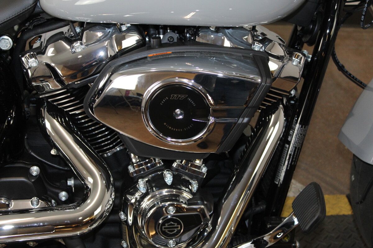 Harley-Davidson Fat Boy 2025 FLFB 84649308 BILLIARD GRAY W/ PINSTRIPE - Photo 4