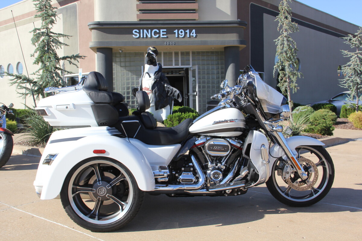 2020 Harley-Davidson CVO Tri Glide - Photo 2