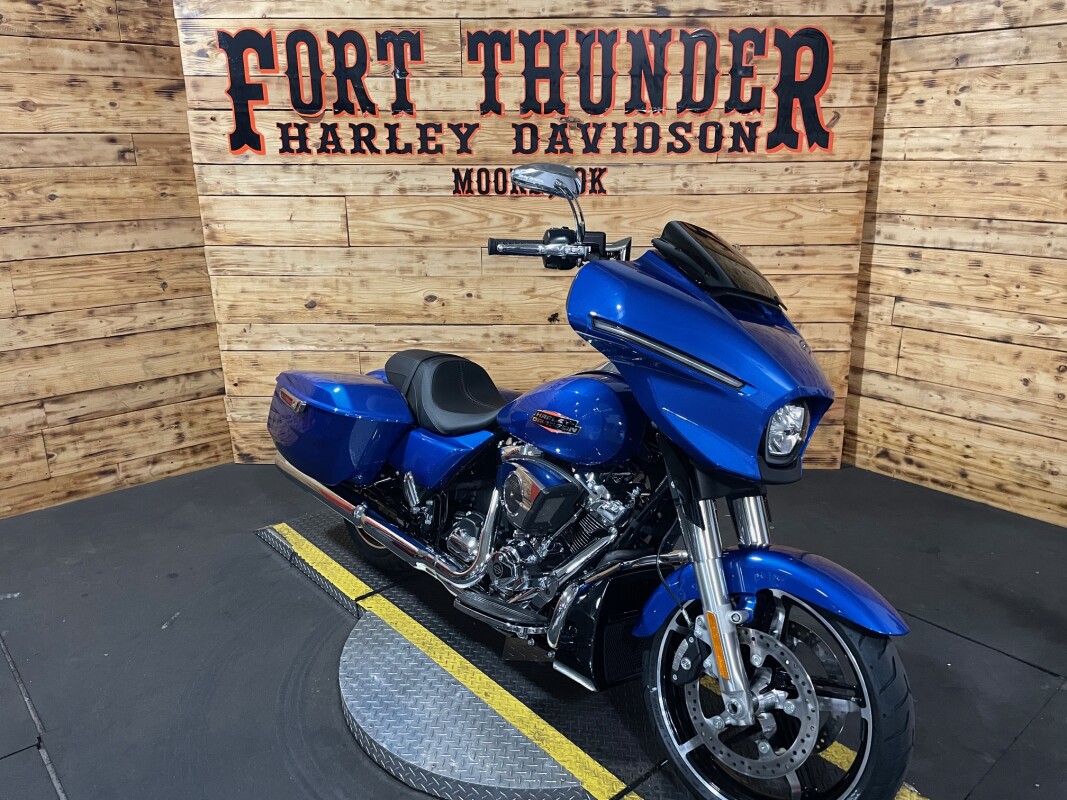 Harley-Davidson Street Glide 2025 FLHX BLUE BURST - Photo 3