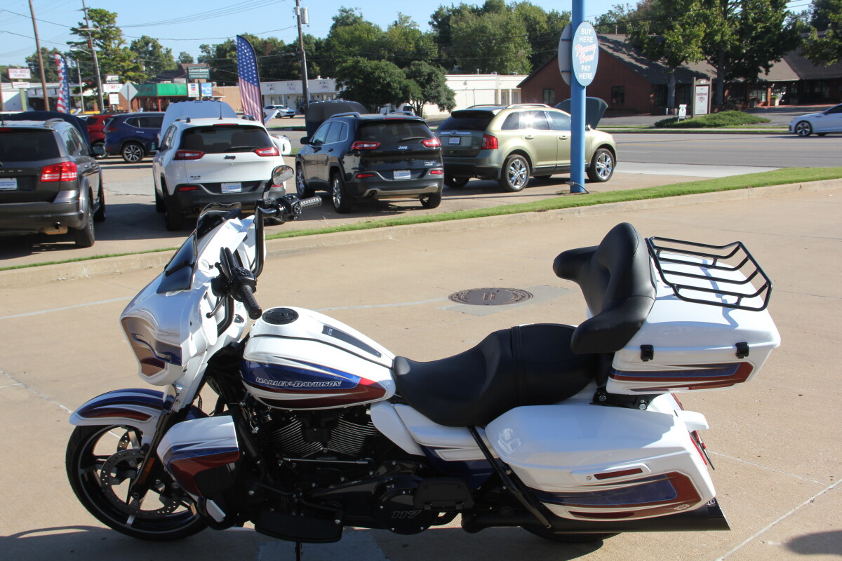 2025 Harley-Davidson Street Glide Ultra Custom Color - Photo 3