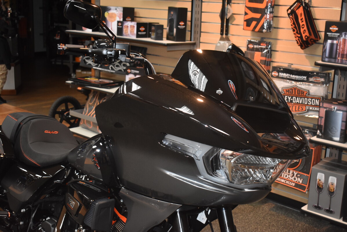 FLTRXSE 2025 CVO Road Glide - Photo 9