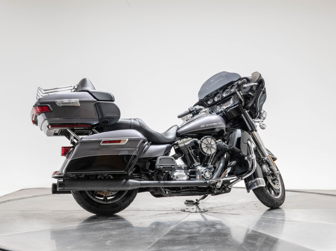 2014 HARLEY-DAVIDSON FLHTK ULTRA LIMITED in Charcoal Pearl/ Black with 18915 miles
