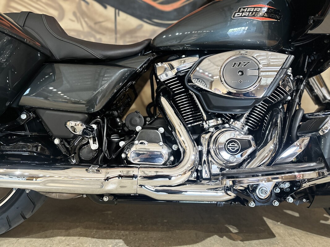 FLTRX 2025 Road Glide - Photo 5