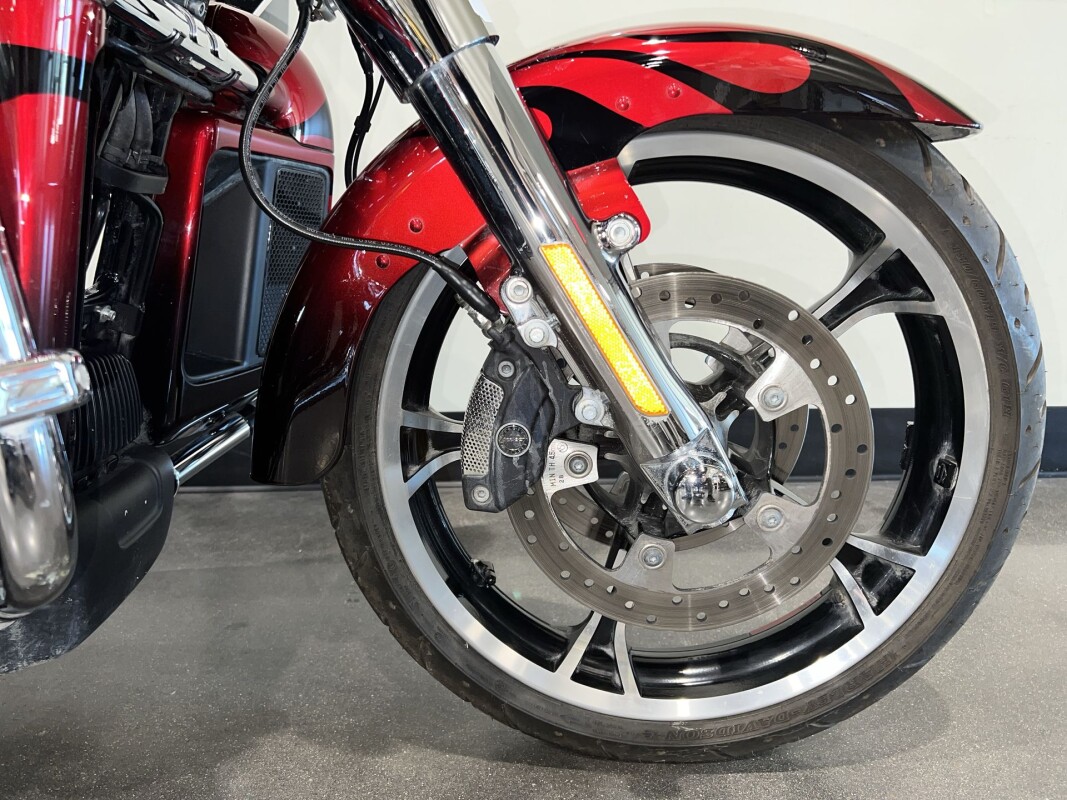 2022 Harley-Davidson CVO Tri Glide FLHTCUTGSE - Photo 3